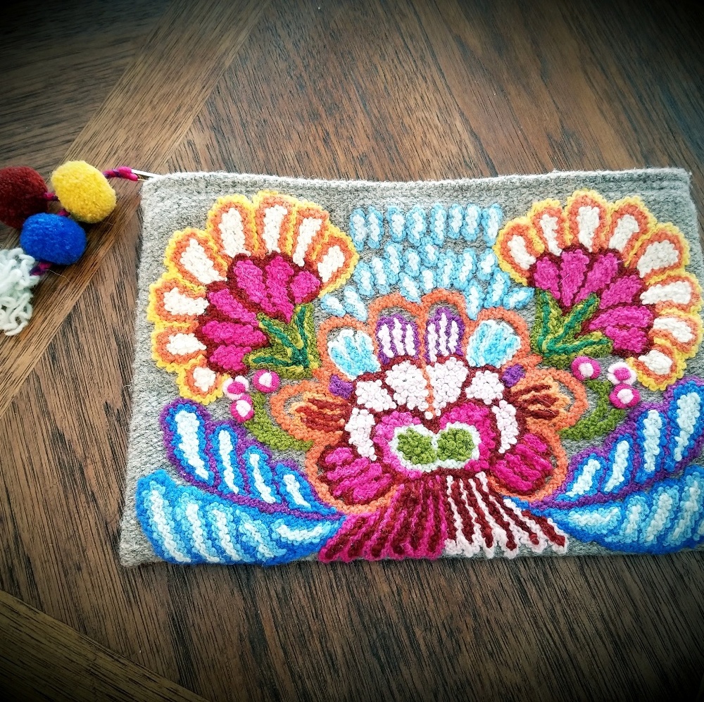 Noonday Wildflower Clutch